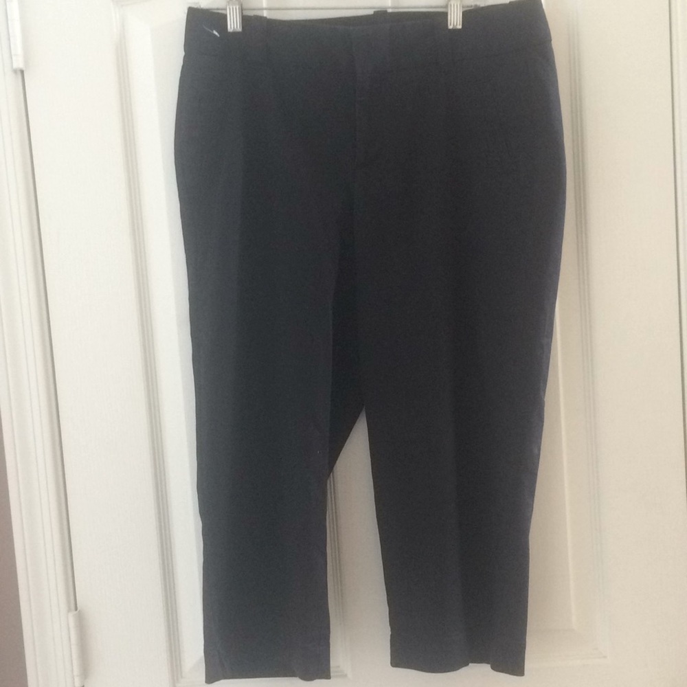 FINAL MARKDOWN LADIES dockers capris 8